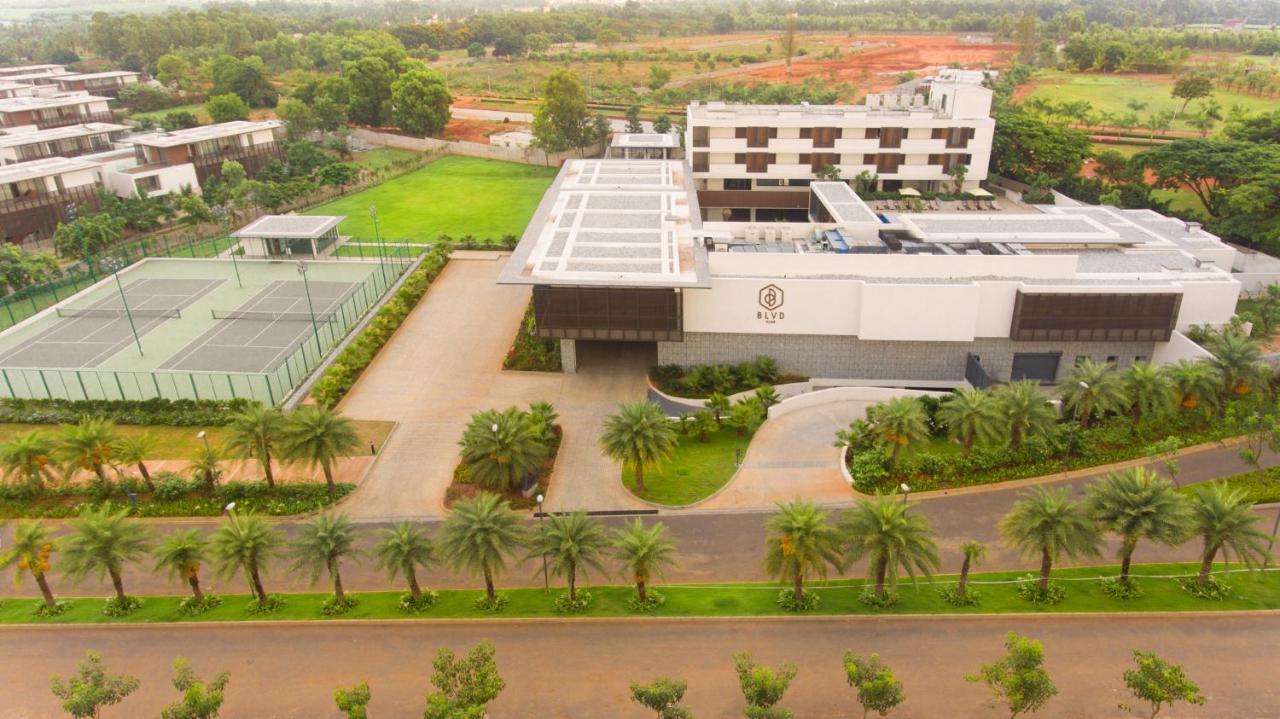 Hotel Blvd Club - Near Bengaluru Airport à Settahalasūr Extérieur photo