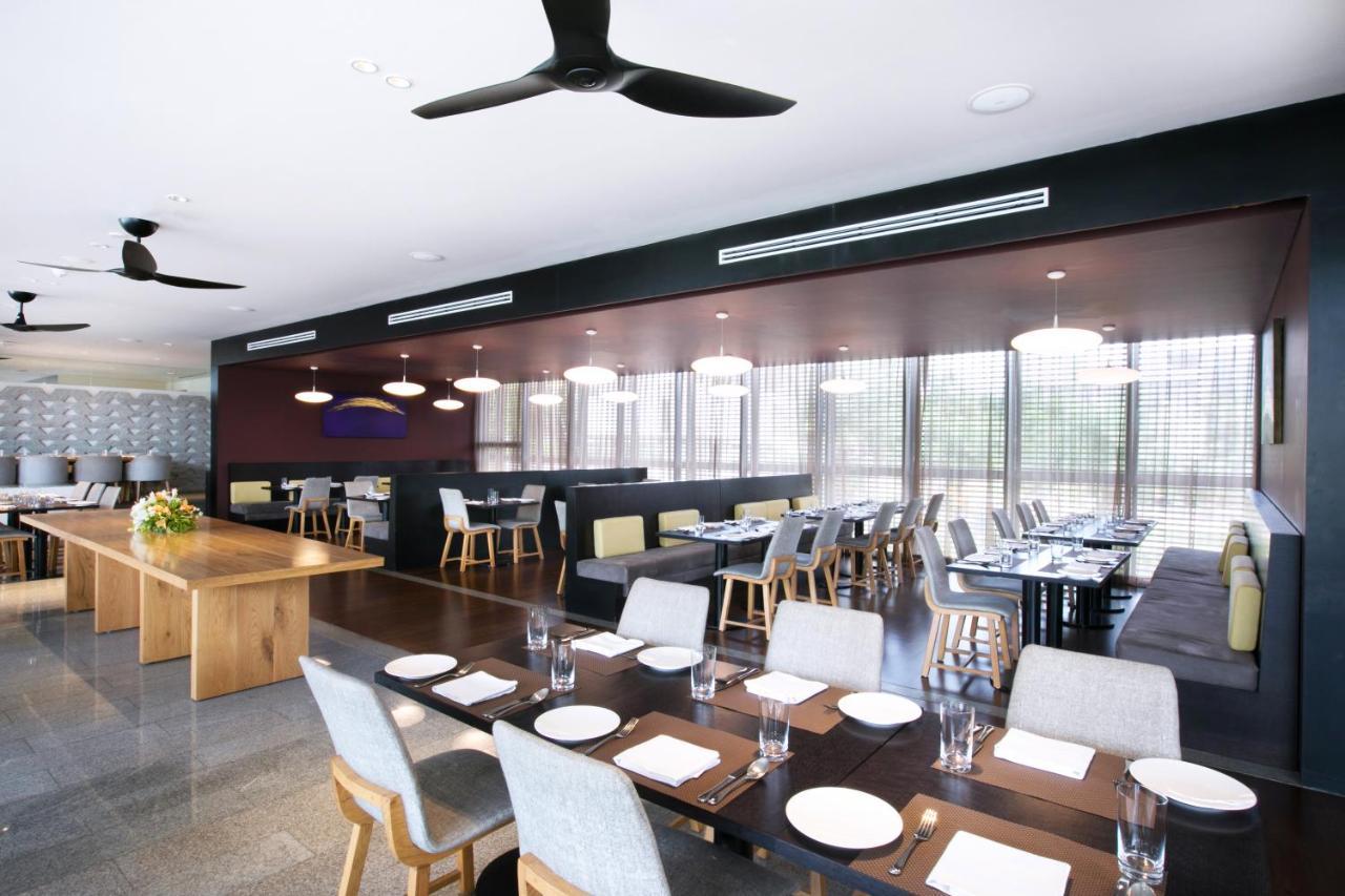 Hotel Blvd Club - Near Bengaluru Airport à Settahalasūr Extérieur photo