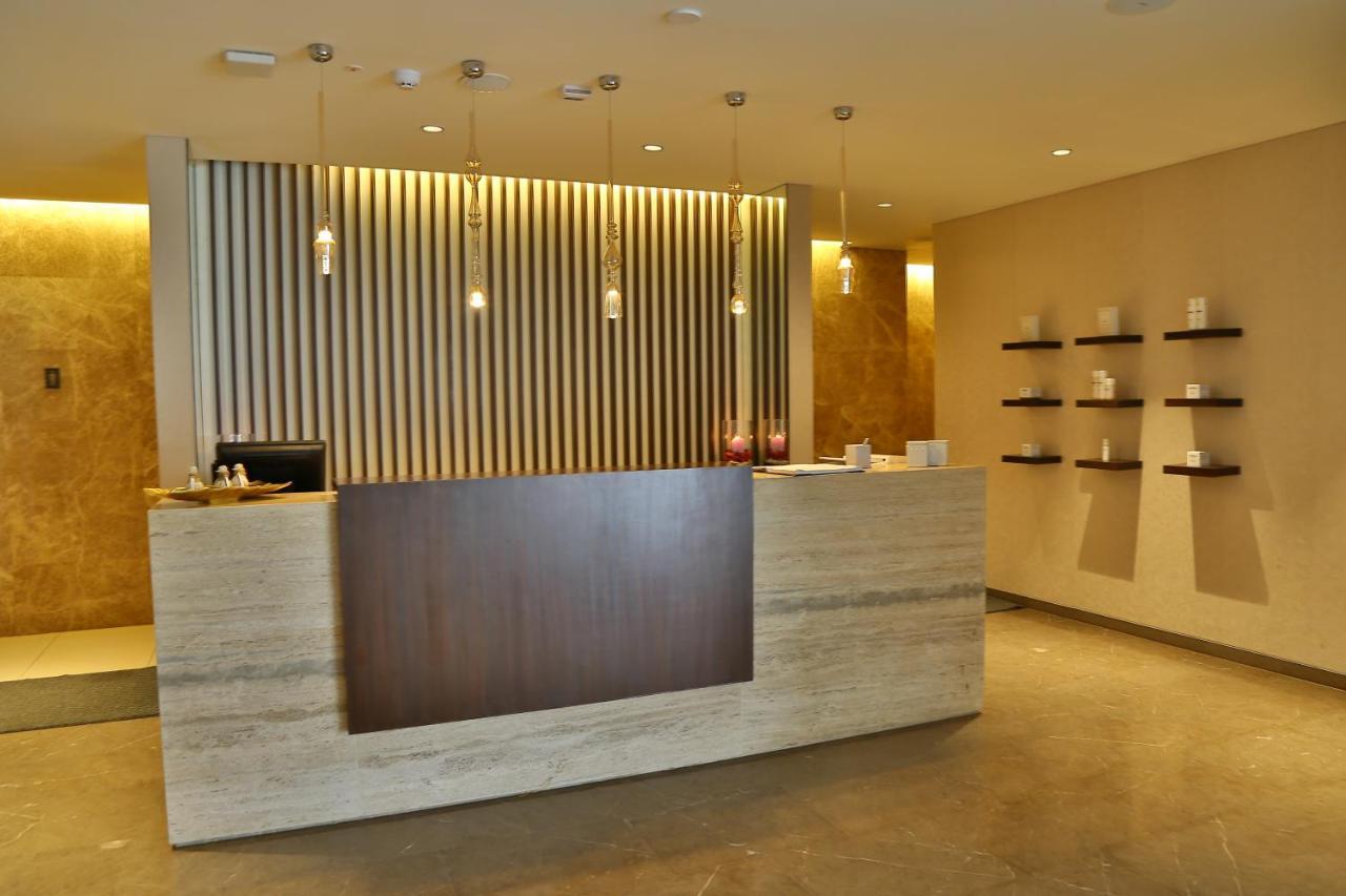 Hotel Blvd Club - Near Bengaluru Airport à Settahalasūr Extérieur photo